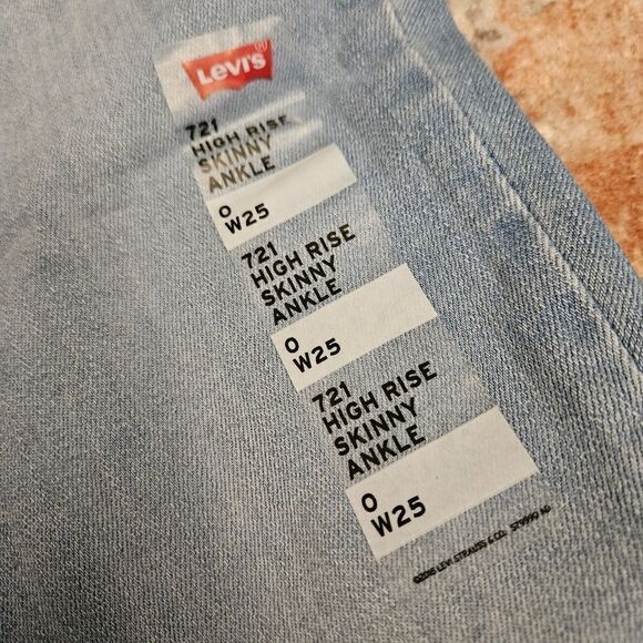 Levis 721 High Rise Skinny Ankle Jeans - Picture 4 of 7